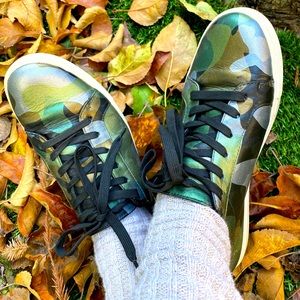 Kenneth Cole Metallic Camo Leather Sneakers 9.5